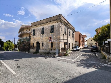 Foto Appartamento in Via Madonna Delle Grazie 3, Capena Centro di 286 m²