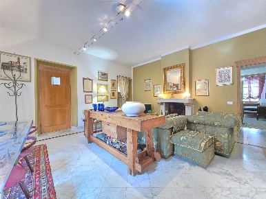 Foto Appartamento a Camaiore Camaiore Paese di 123 m² con 9 locali