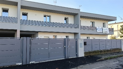 Foto Villa a schiera a Romano di Lombardia Centro di 153 m² con 4 locali