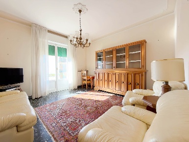 Foto Appartamento a Firenze Europa di 97 m² con 5 locali in vendita