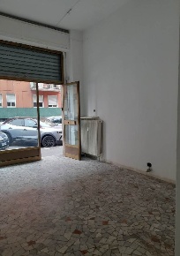 Foto Negozio in via Sebino 19, Milano Martini - Insubria di 22 m²