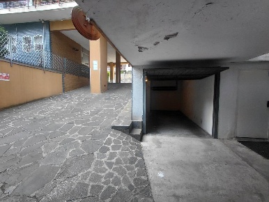 Foto Garage in via Ronchi 34, Milano Udine di 13 m² con 1 locali in affitto