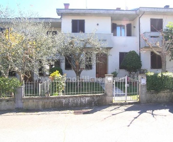 Foto Villa a schiera a Torrita di Siena di 110 m² con 8 locali in vendita