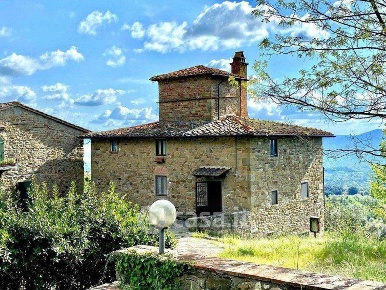 Foto Rustico a Reggello Pietrapiana di 750 m² con 17 locali in vendita