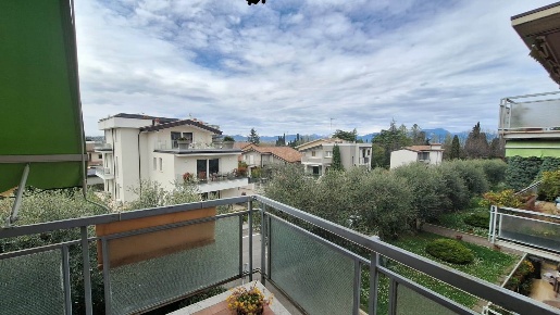 Foto Appartamento in via Sarca 9, Desenzano del Garda Rivoltella di 97 m²