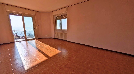 Foto Appartamento a Trieste Altura di 99 m² con 5 locali in vendita