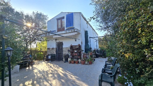 Foto Casa indipendente a Iglesias di 107 m² con 4 locali in vendita