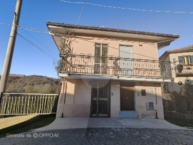 Foto Casa indipendente in PIAGGE, L'Aquila Genzano - Sassa di 250 m²