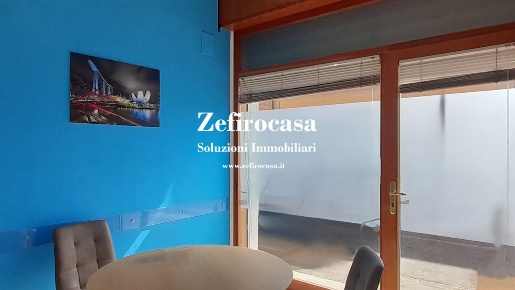 Foto Locale commerciale a San Giovanni in Persiceto di 57 m² con 3 locali