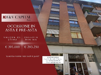 Foto Appartamento in Via Michelangelo Buonarroti, Torino di 148 m²