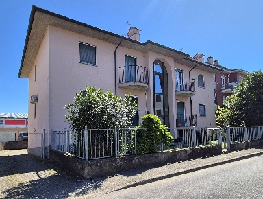 Foto Appartamento in Via Leopardi 2, Belgioioso Centro di 96 m² in vendita