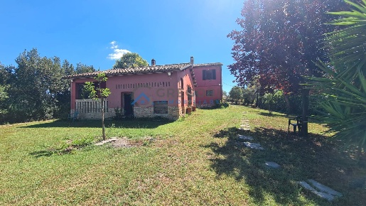 Foto Villa unifamiliare in Via Palombare snc, Sant'Omero di 320 m²