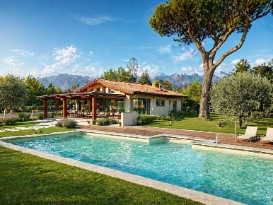 Foto Villa unifamiliare in Via crociale 7, Pietrasanta di 485 m² in vendita