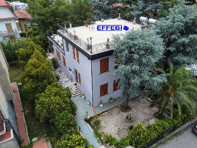 Foto Appartamento a Castrolibero Andreotta di 500 m² con 10 locali