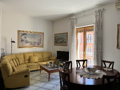 Foto Appartamento a Salerno Centro di 85 m² con 3 locali in affitto