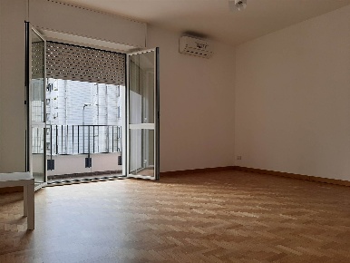 Foto Appartamento in Via Maffei 6, Milano Montenero di 110 m² con 3 locali