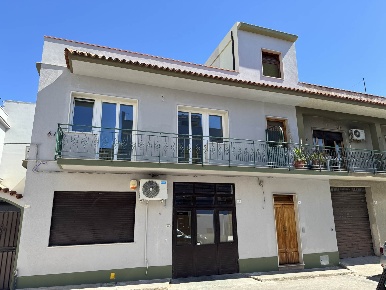 Foto Appartamento in via Lutri  31, Avola Centro di 106 m² con 5 locali