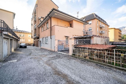 Foto Villa unifamiliare a Lecco Turati - Santo Stefano di 216 m² in vendita