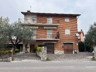 Foto Negozio in Strada della Torre 3A, Perugia Castel del Piano - Pila