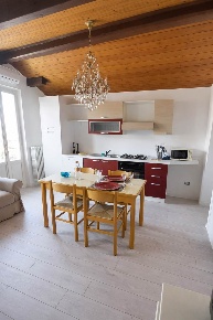 Foto Appartamento a Arona Centro di 70 m² con 3 locali in vendita