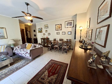 Foto Appartamento a Arona Centro di 129 m² con 3 locali in vendita