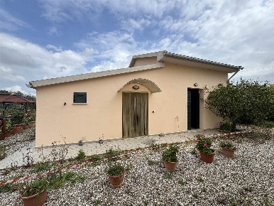 Foto Struttura sanitaria a Cecina di 110 m² con 2 locali in vendita