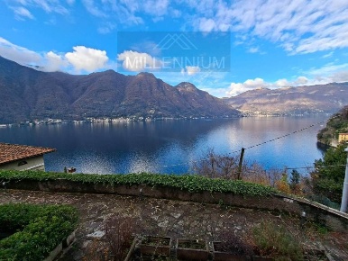Foto Appartamento a Nesso Centro di 90 m² con 3 locali in vendita