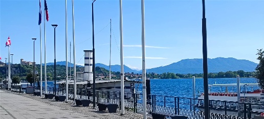 Foto Appartamento a Arona Centro di 140 m² con 5 locali in affitto