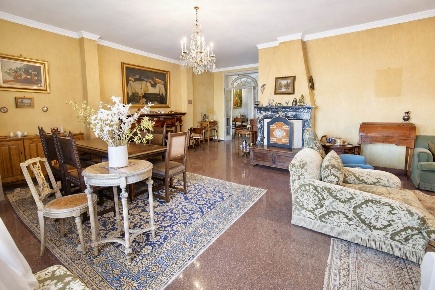 Foto Appartamento a Arona Centro di 140 m² con 5 locali in affitto