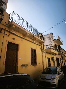 Foto Casa indipendente in Via Giosuè Carducci 5, Furci Siculo di 93 m²
