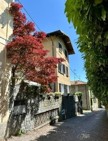 Foto Appartamento a Meina Centro di 150 m² con 6 locali in vendita