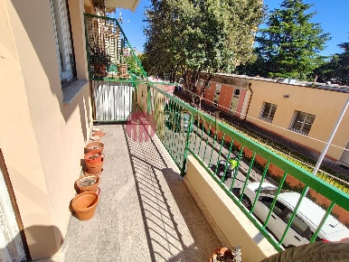 Foto Appartamento in Via Tito Speri 1, Livorno di 73 m² con 3 locali