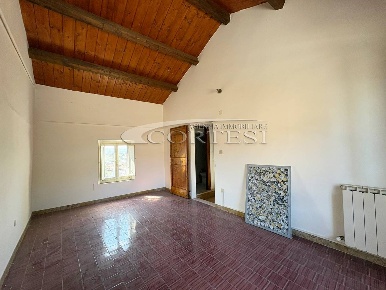 Foto Casa indipendente a Monte Porzio di 100 m² con 6 locali in vendita