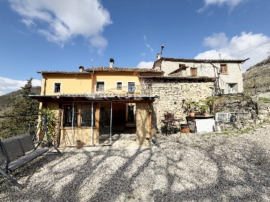 Foto Appartamento a San Giustino di 110 m² con 6 locali in vendita