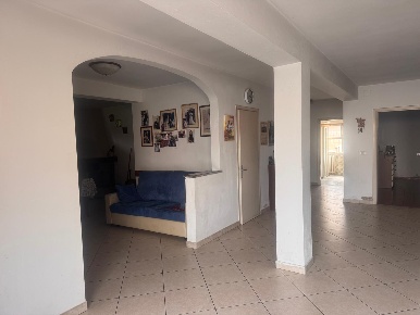 Foto Villa unifamiliare a Poggio a Caiano di 300 m² con 10 locali