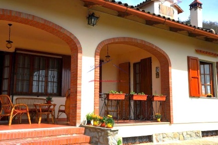 Foto Appartamento a Arezzo di 540 m² con 12 locali in vendita