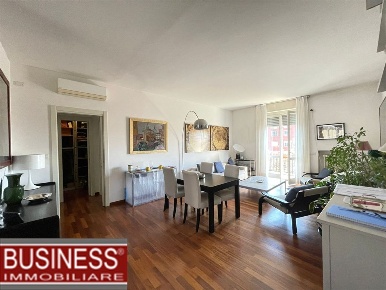 Foto Appartamento in viale Lazio, Milano Cadore di 105 m² con 3 locali