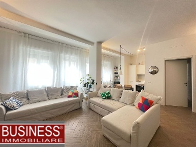 Foto Appartamento in Via Stilicone, Milano Cenisio di 75 m² con 2 locali