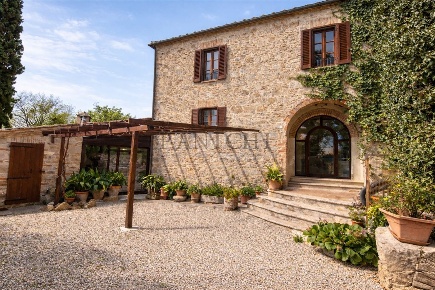 Foto Rustico a Asciano di 290 m² con 5 locali in vendita