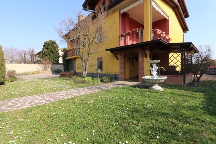 Foto Appartamento a Busnago di 95 m² con 3 locali in affitto