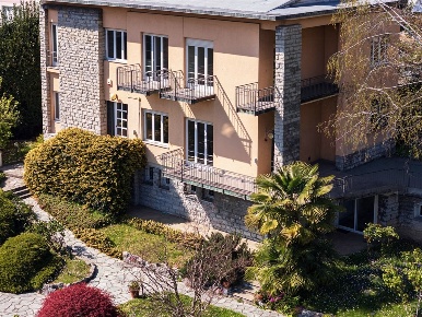 Foto Case indipendenti in via dei villini, Como Villa Aprica di 400 m²