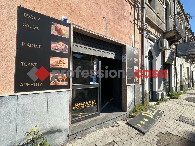 Foto Negozio in Via Cibele 58, Catania Ballo - Cibele di 50 m² in vendita