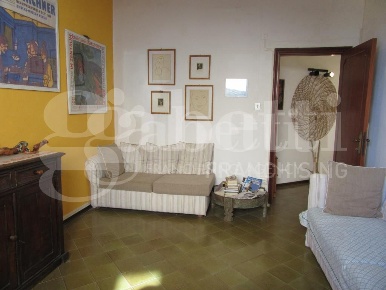 Foto Appartamento a Gavorrano Giuncarico di 80 m² con 5 locali in vendita