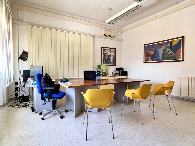 Foto Ufficio in Via L. da Vinci 35, Livorno Interporto di 220 m² in affitto