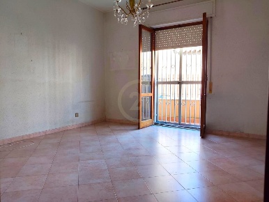 Foto Appartamento in Via Vittorio Emanuele 243, Aci Catena Centro di 89 m²