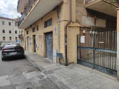 Foto Posti auto in Via Ficarazzi 15, Catania Borgo di 130 m² in vendita