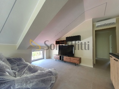 Foto Mansarde in Viale Lucrezia della Valle 99, Catanzaro Sala di 65 m²