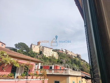 Foto Appartamento in Via Mario Bigini 22, Massa Centro di 170 m² in vendita