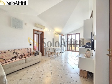 Foto Appartamento in Via Eugenio Montale 12, Limbiate Centro di 71 m²