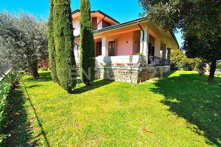 Foto Villa unifamiliare in Via delle Molina 18, Pescia Veneri di 336 m²